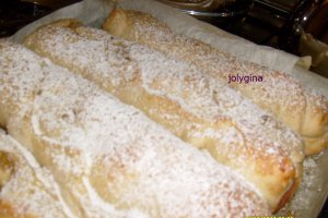 Strudel cu mere si budinca de vanilie