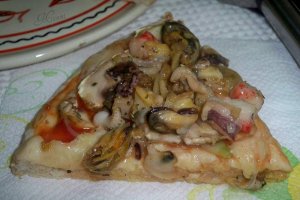 Pizza cu fructe de mare