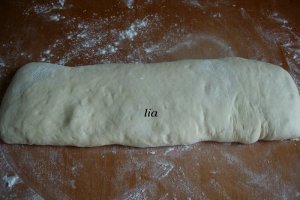 Colac cu branza, sunca si leurda