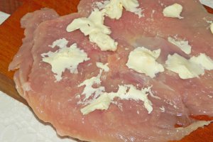 Piept de pui in crusta de ierburi aromate