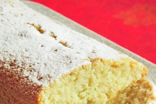 Chec din albusuri cu nuca de cocos