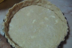 Tarta cu crema de vanilie si mere