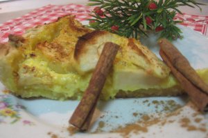Tarta cu crema de vanilie si mere