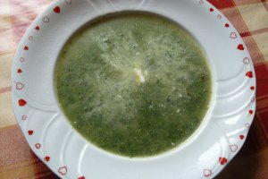 Ciorbă de urzici cu pretenţii aristocrate de "Velouté"