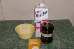 Parfe cu dulceata de capsuni
