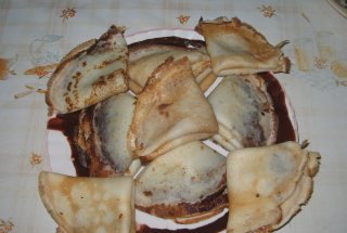 Clatite cu ciocolata si budinca de vanilie