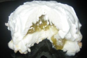 Inghetata de vanilie cu dulceata de pepene galben