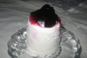 Inghetata de vanilie cu dulceata de pepene galben