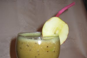 Smoothie de kiwi şi mere