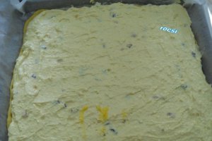 Pasca cu branza,crema de smantana si nuca