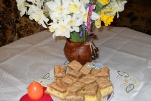 Pasca cu branza,crema de smantana si nuca