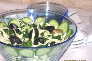 Salata de varza alba cu castraveti
