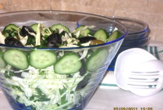 Salata de varza alba cu castraveti