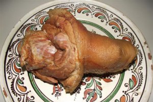 Sarmale cu carne de ciolan afumat