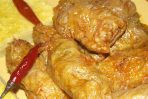 Sarmale cu carne de ciolan afumat