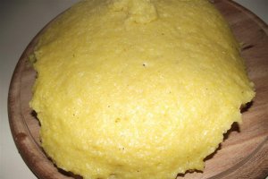 Sarmale cu carne de ciolan afumat