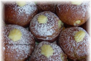 Krapfen cu crema pasticcera