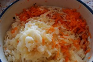 Salata cu sos de soia si mustar