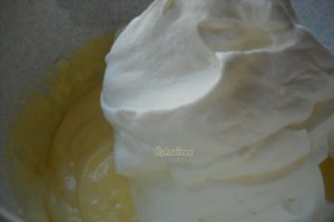 Prajitura cu mascarpone si caise