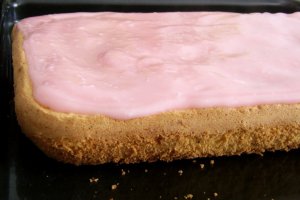 Prajitura cu zmeura si frisca