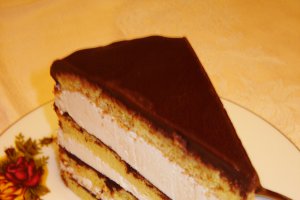 Tort aniversar cu ciocolata si lamaie
