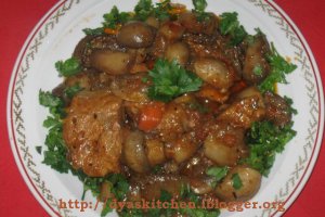 Tocanita de ciuperci cu carne