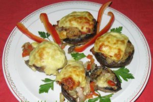 Ciuperci umplute