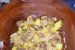 Pulpe de pui marinate cu legume in vasul roman-2