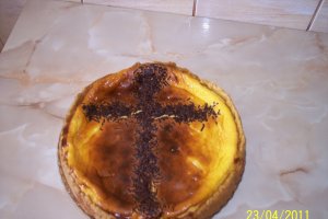 Pasca cu branza dulce si stafide