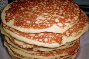 Pancakes cu sos de vin