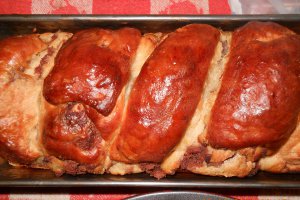 Cozonac cu crema de cacao si nuca