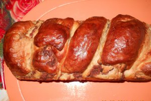 Cozonac cu crema de cacao si nuca