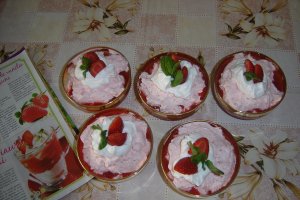 Crema de iaurt cu capsuni