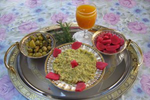 Mancare de dovlecei cu ou-specific arabeasca