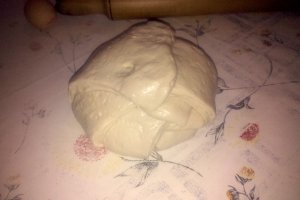 Croissante cu finetti din aluat foietaj ultrarapid