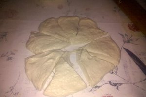Croissante cu finetti din aluat foietaj ultrarapid