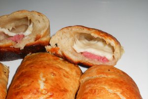 Pateuri cu salam