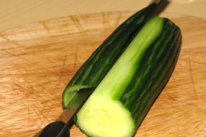Salata de somon crud si castraveti