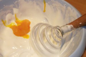 Foi de pandispan  cu crema de mascarpone si Angelli