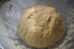 Croissante cu ciocolata