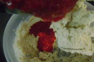 Cheesecake cu frisca si crema de capsuni