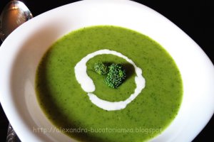 Supă cremă de broccoli