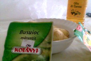 Cartofi noi condimentati la cuptor