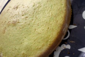 Tort cu crema caramel