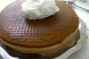 Tort cu crema caramel