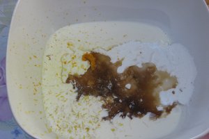 Desert cu crema de capsuni