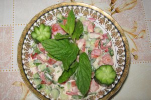Salata mixta cu pasta de susan- specifica tarilor arabe