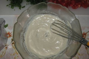 Salata mixta cu pasta de susan- specifica tarilor arabe