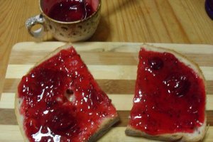 Dulceata de strugurei, rabarbura si visine