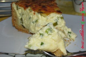 Placinta cu trei feluri de branza si ceapa verde